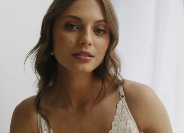 Denizli escort ile sıcak jakuzide köpük banyosu